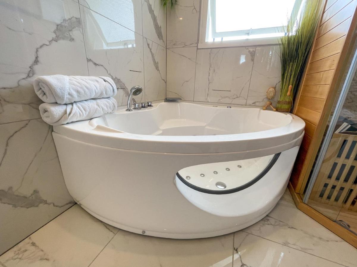 Votre Escale Boule D Or Sauna & Spa Ніор Екстер'єр фото